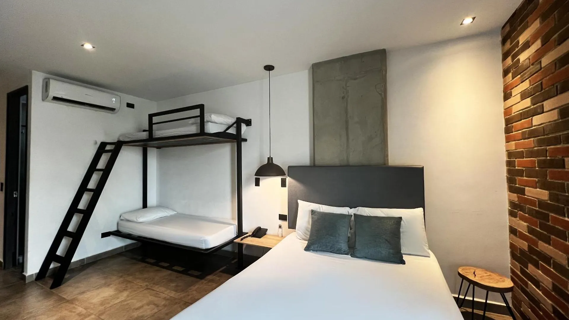 Apartahotel Medellin 3*,