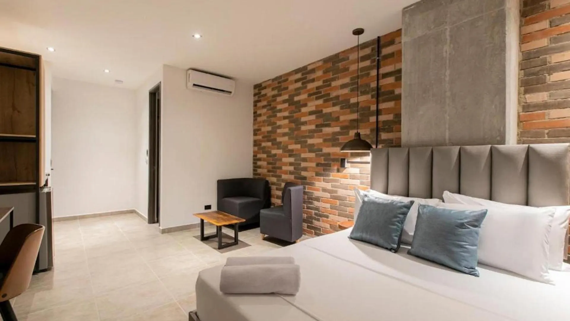 Apartahotel Medellin 3*,  Colombia