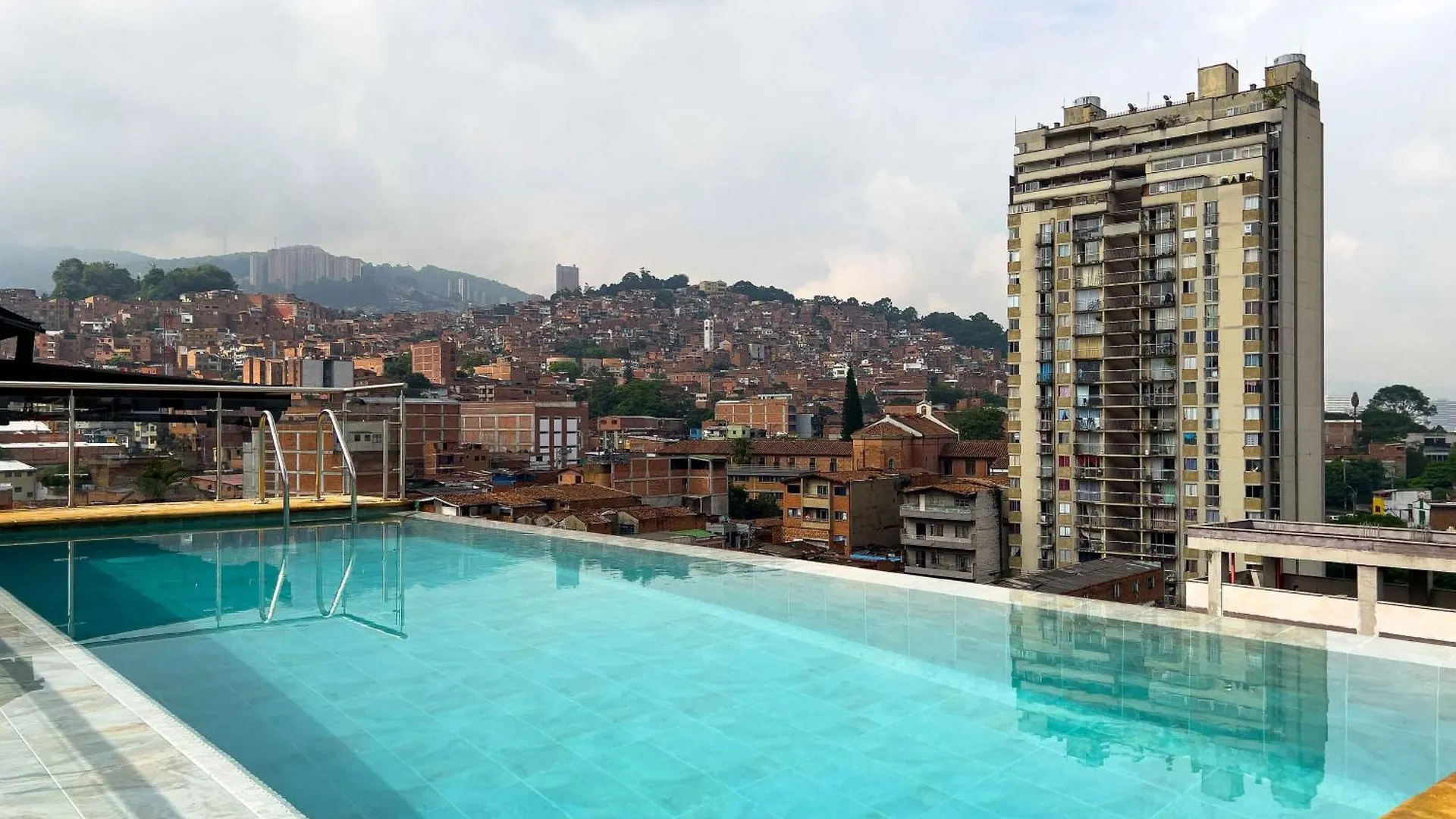 *** Hotel Apartahotel Medellin Colombia